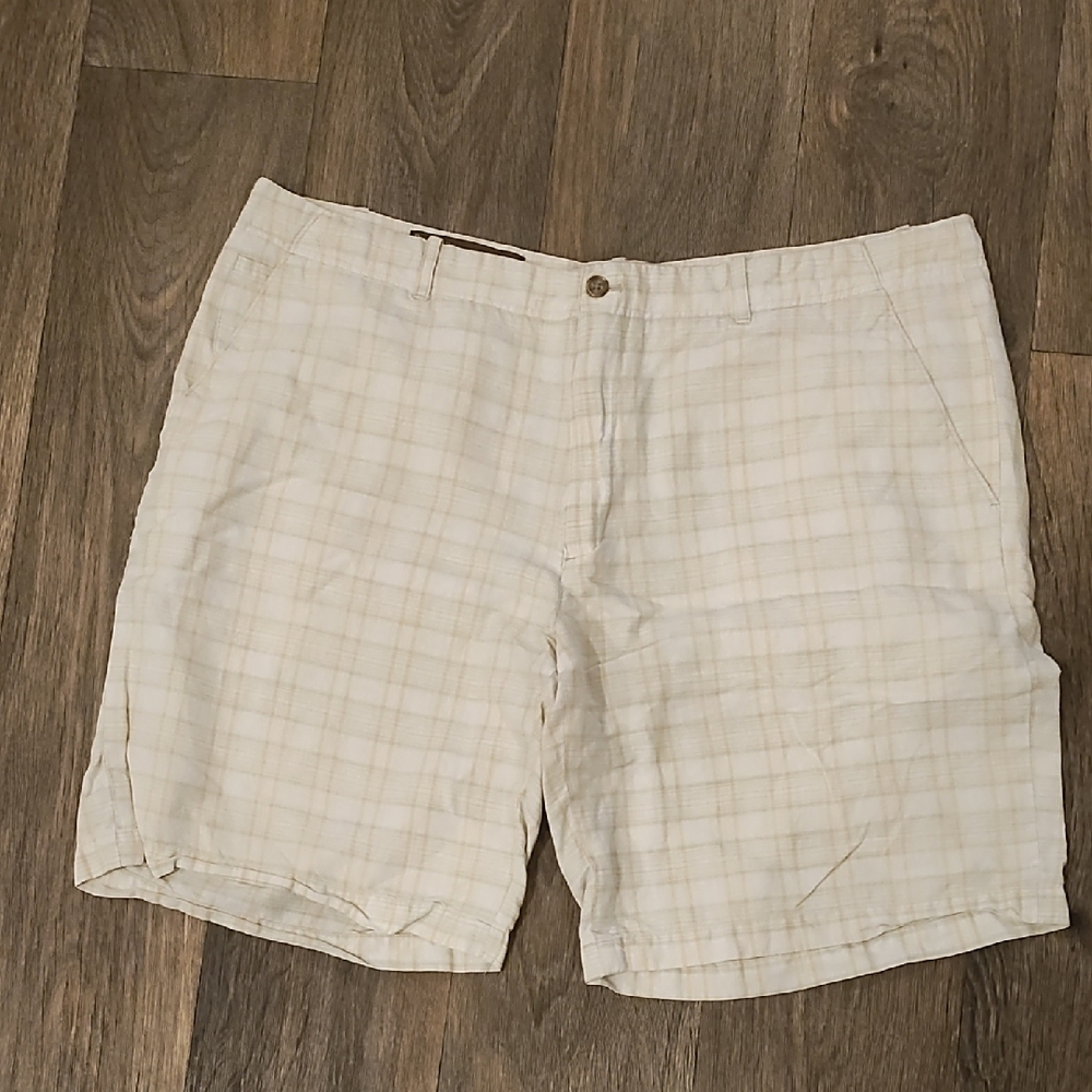 Perry Ellis Men's Tan Plaid Shorts